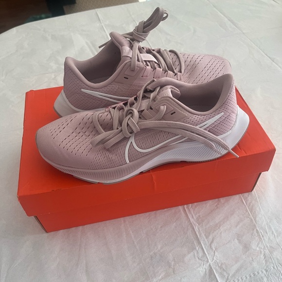 Nike Shoes - Nike Zoom Air Pegasus 38